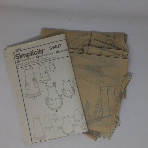 Simplicity Sewing Pattern #S9407-Size S-L-18" Doll-Mommy & Me Apron-Cut-Complete - Picture 5 of 6
